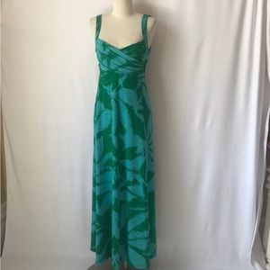 BCBG SIZE M turquoise and green sweetheart neckline  maxi dress